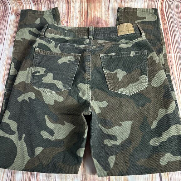 American Eagle MOM JEAN Size 0 Army Green Camo Mid Rise Corduroy Pants 25x27.5 - Picture 3 of 12